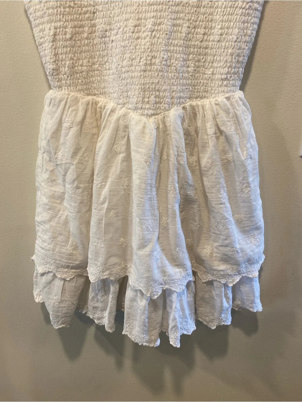 American Eagle Short Embroidered Honeycomb Dress Puff Sleeves sz medium smocked